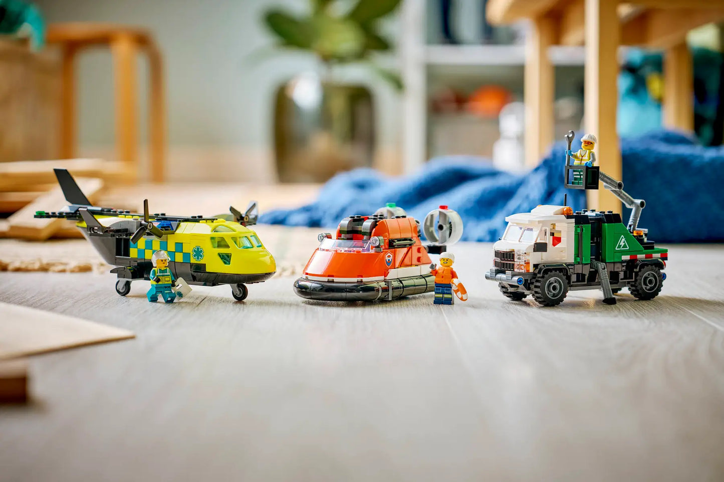 DISPONIBILE DA GENNAIO 2026 - 60505 LEGO City - Remix aereo, camion di servizio e hovercraft