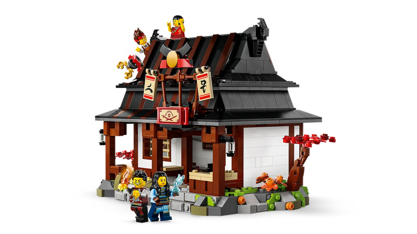 DISPONIBILE DA GENNAIO 2026 - 71858 LEGO Ninjago - La bottega delle Quattro Armi – 15° anniversario