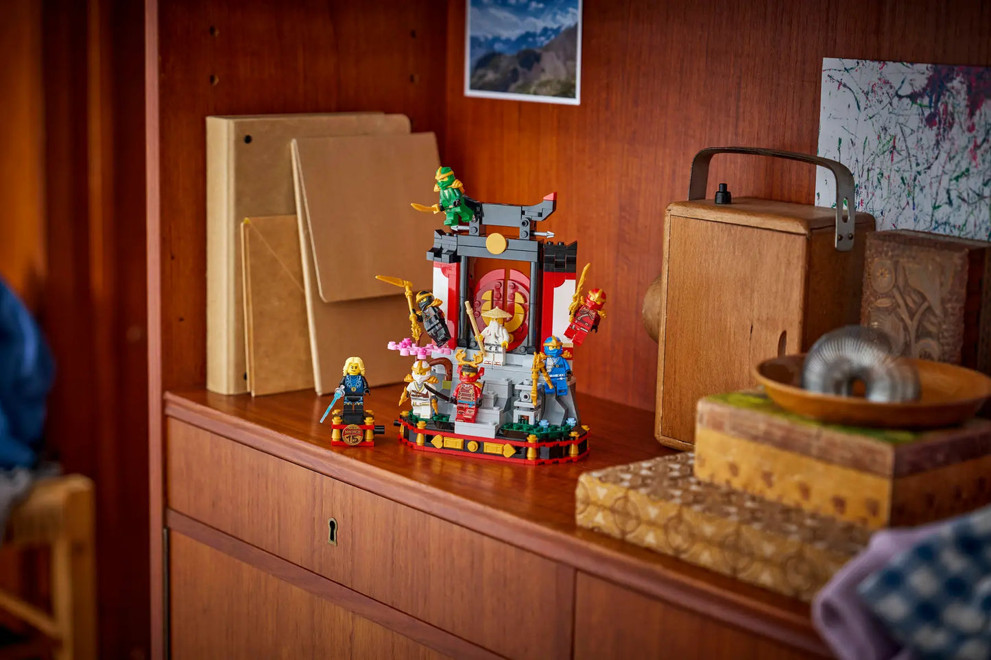 DISPONIBILE DA GENNAIO 2026 - 71866 LEGO Ninjago - Display personaggi Ninja – 15° anniversario