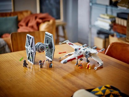 75393 LEGO Star Wars - Mash-up TIE Fighter e X-Wing