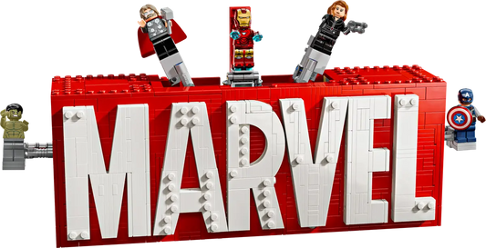 DISPONIBILE DA GENNAIO 2025 - 76313 LEGO Marvel - Logo e Minifigure MARVEL