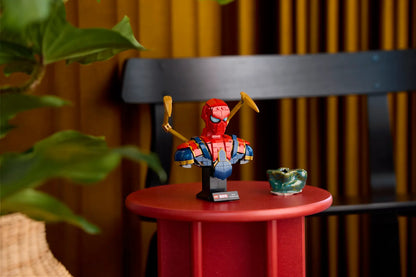 DISPONIBILE DA AGOSTO 2025 - 76326 LEGO Marvel - Busto di Iron Spider-Man