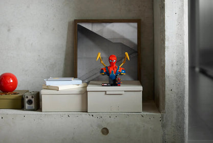 DISPONIBILE DA AGOSTO 2025 - 76326 LEGO Marvel - Busto di Iron Spider-Man