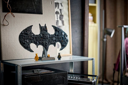 DISPONIBILE DA MARZO 2026 - 76330 LEGO DC Super Heroes - Logo di Batman™