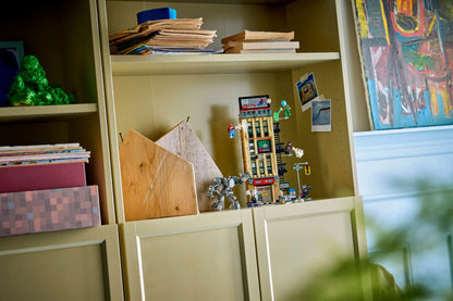 DISPONIBILE DA GENNAIO 2026 - 76342 LEGO Marvel - Spider-Man vs. Mysterio: il Daily Bugle