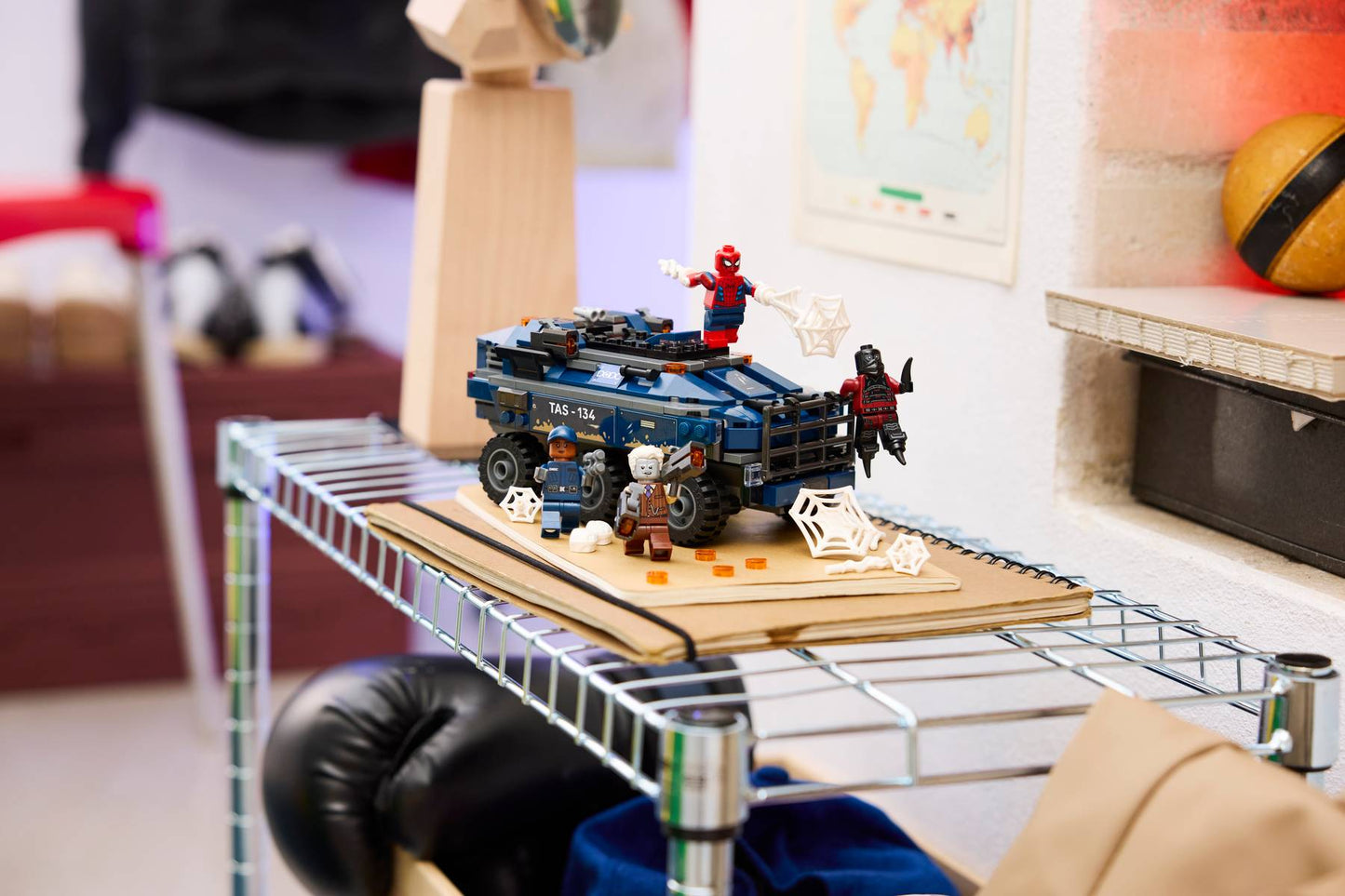 DISPOINIBILE DA GIUGNO 2026 - 76349 LEGO Marvel - Spider-Man: Inseguimento del trasportatore di detenut