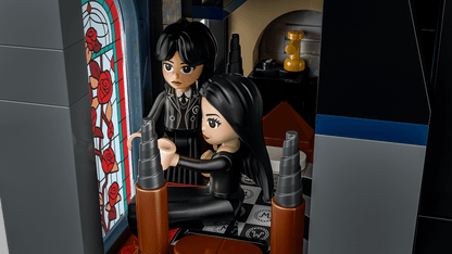 76786 LEGO Wednesday - Il Cottage di Morticia