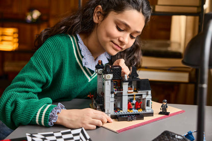 DISPONIBILE DA OTTOBRE 2026 - 76788 LEGO Wednesday - Nevermore Academy