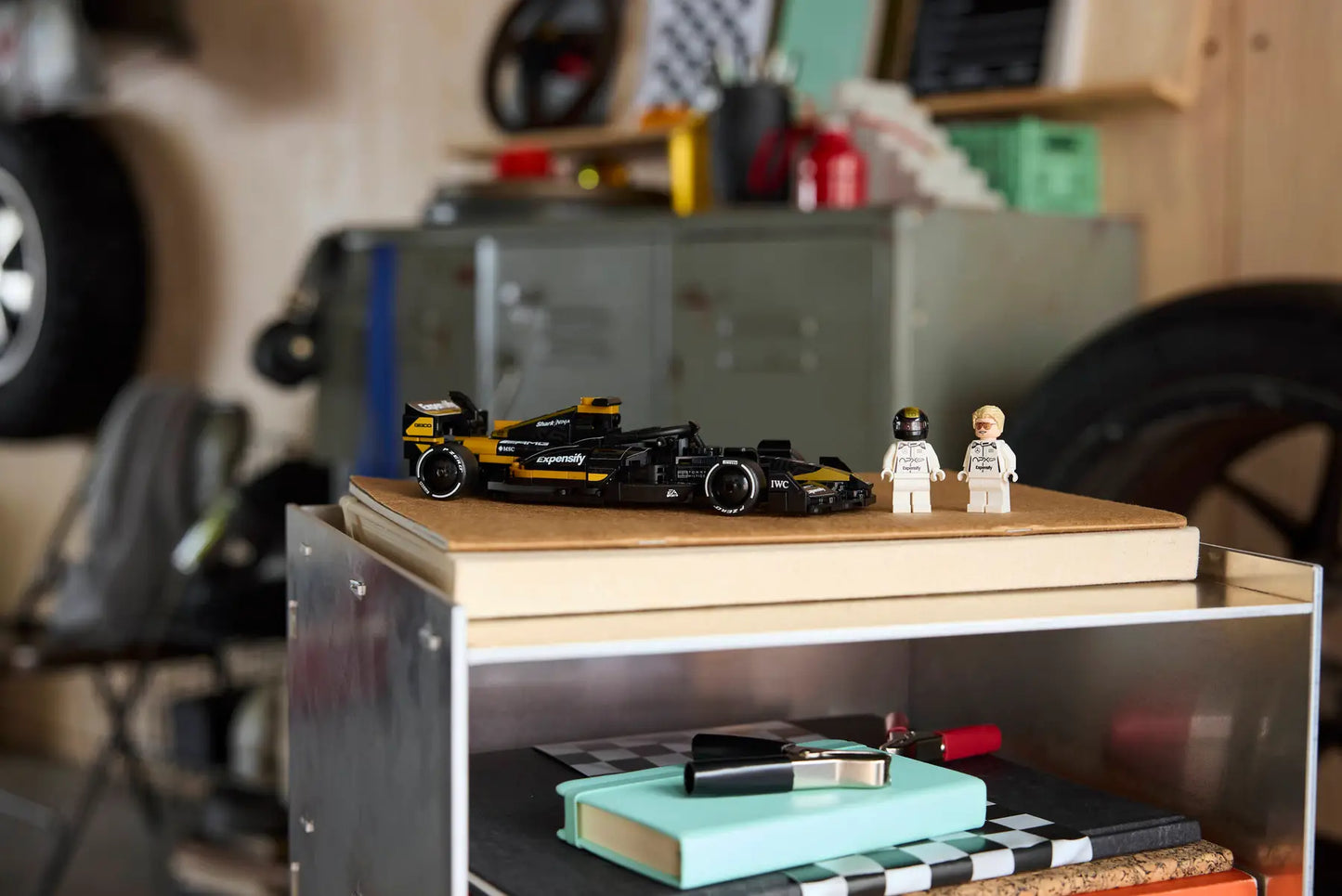 DISPONIBILE DA GENNAIO 2026 - 77252 ESCLUSIVA LEGO Speed Champions - Auto da corsa Team APXGP di F1®: Il film