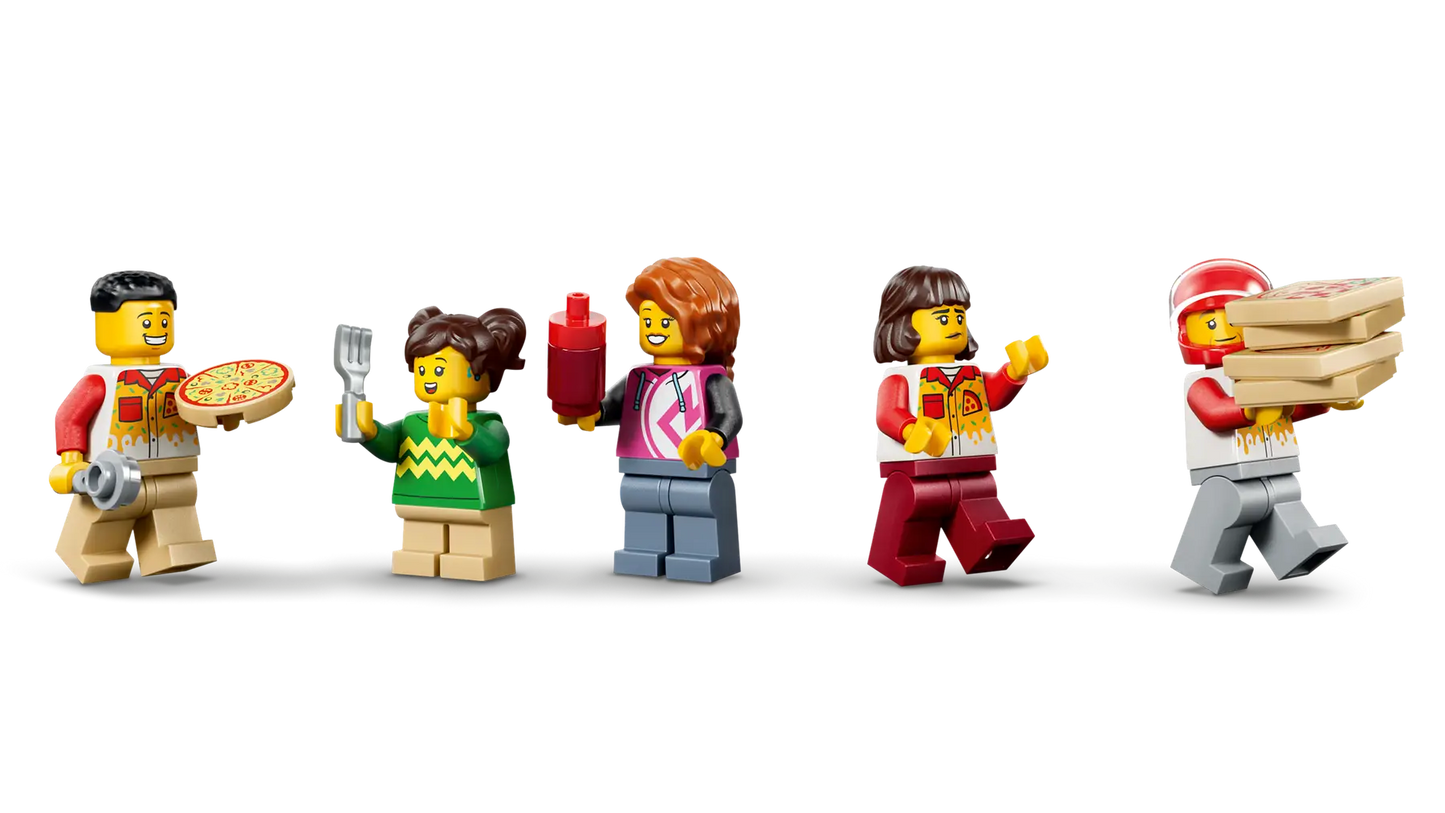 DISPONIBILE DA GIUGNO 2026 - 60496 LEGO City - Centro di consegna pizze con veicoli