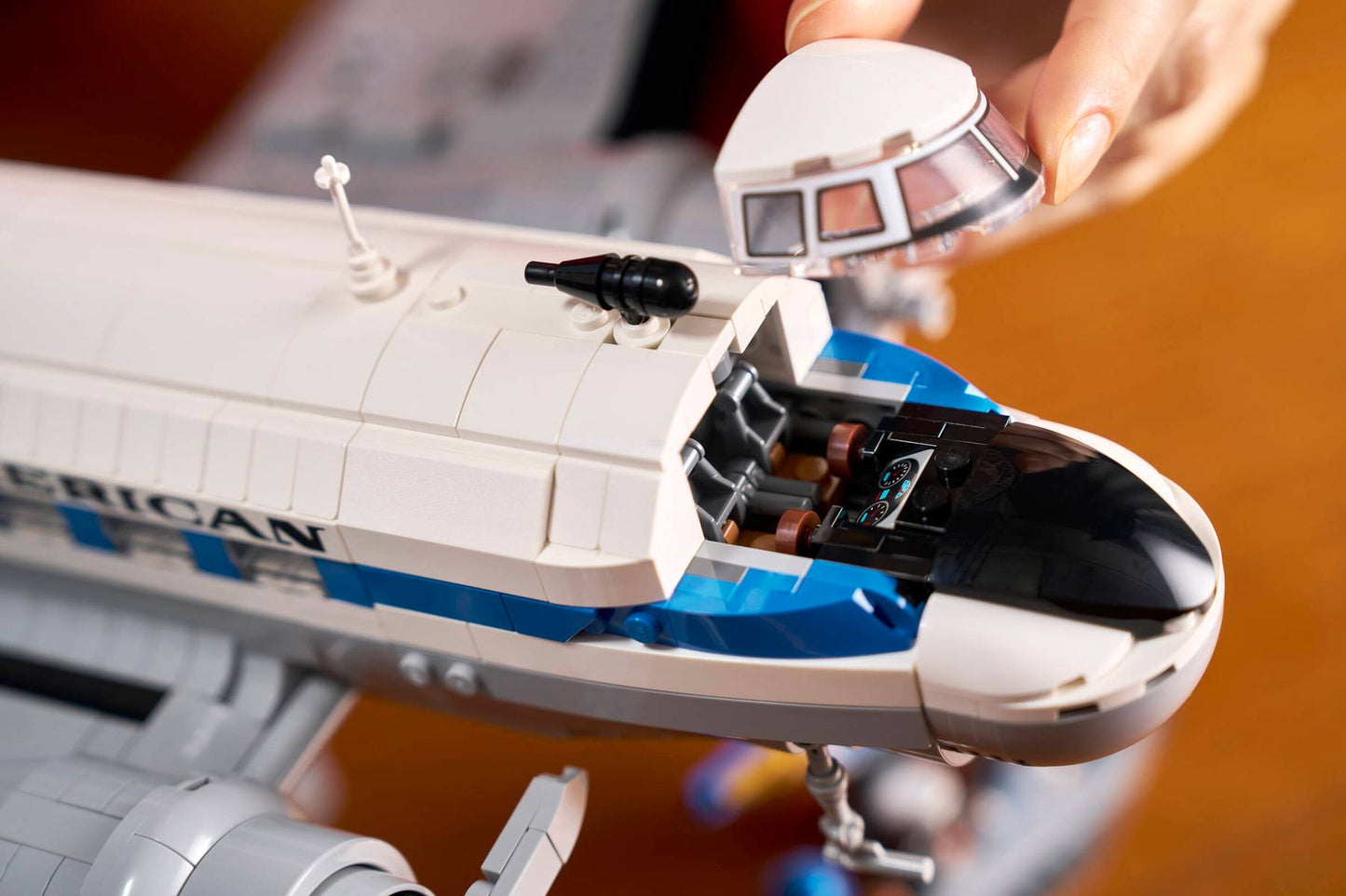 11378 ESCLUSIVA LEGO ICONS - Aereo di linea Douglas™ DC-3™ PAN AM®