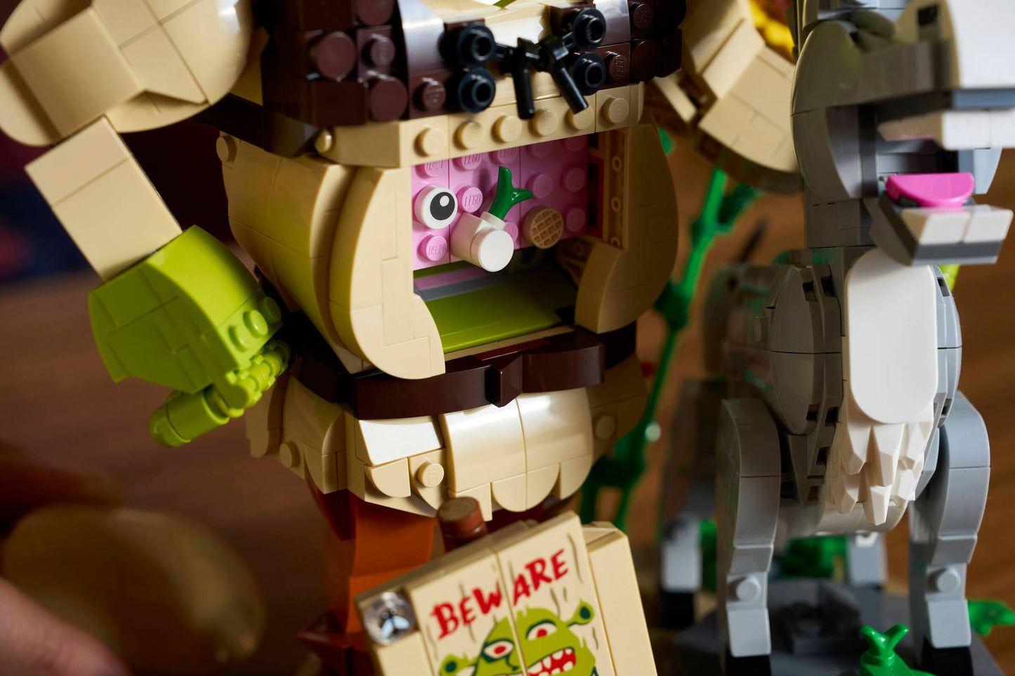 DISPONIBILE DA AGOSTO 2026 - 72423 LEGO Shrek - Shrek, Ciuchino e Gatto con gli Stivali