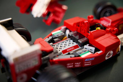 11375 LEGO ICONS - Ferrari F2004 e Michael Schumacher