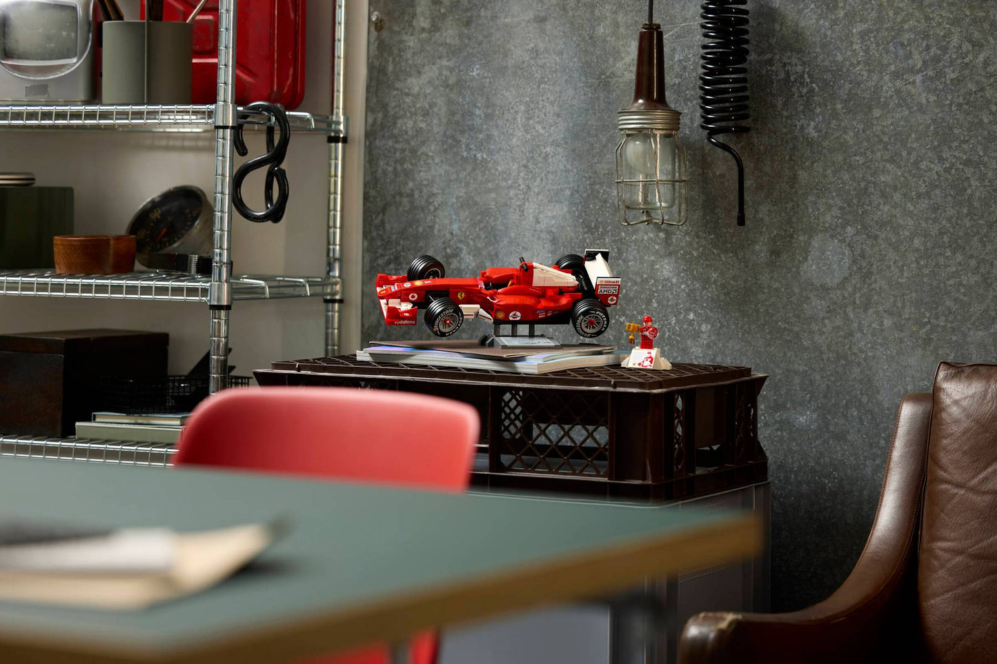 11375 LEGO ICONS - Ferrari F2004 e Michael Schumacher