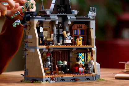 DISPONIBILE DA SETTEMBRE 2026 - 11383 LEGO ICONS - Maniero della Sindaca