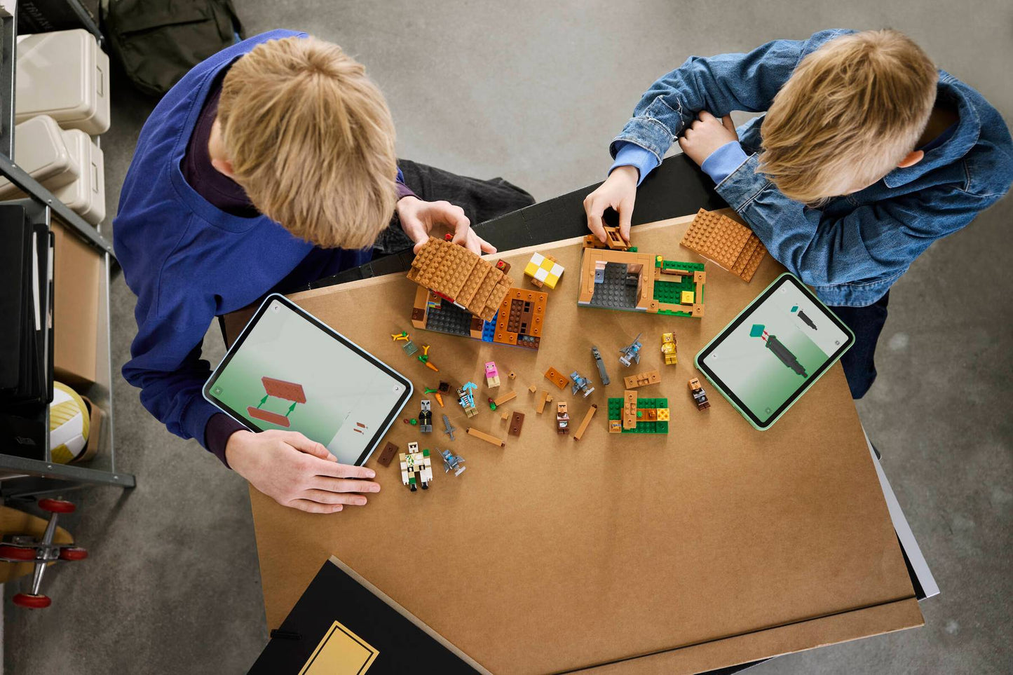 DISPONIBILE DA GIUGNO 2026 - 21596 LEGO Minecraft - Attacco al villaggio dell’Evocatore