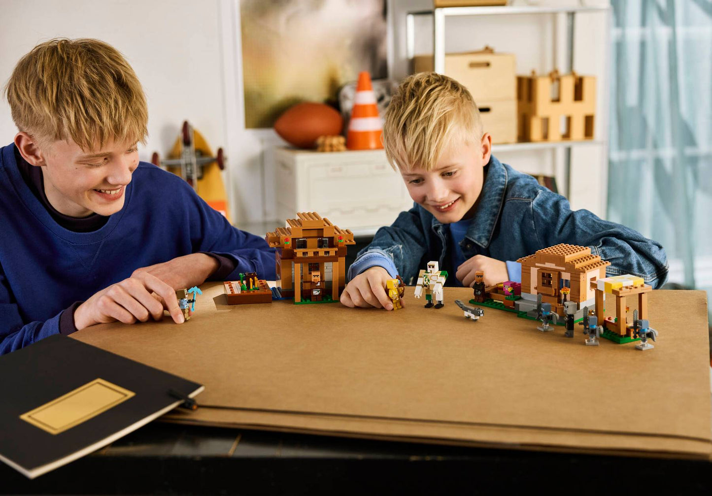 DISPONIBILE DA GIUGNO 2026 - 21596 LEGO Minecraft - Attacco al villaggio dell’Evocatore