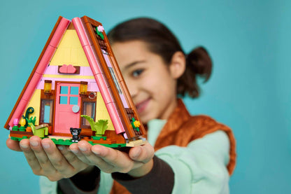 DISPONIBILE DA GIUGNO 2026 - 42682 LEGO - Friends - Cabina glamping nella natura