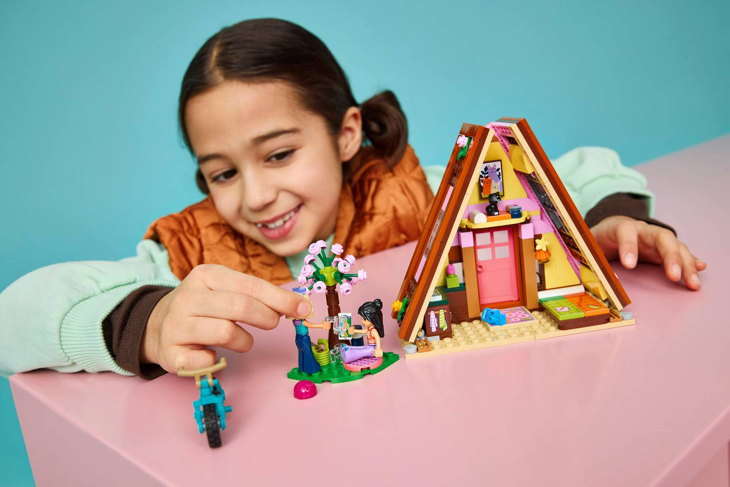 DISPONIBILE DA GIUGNO 2026 - 42682 LEGO - Friends - Cabina glamping nella natura