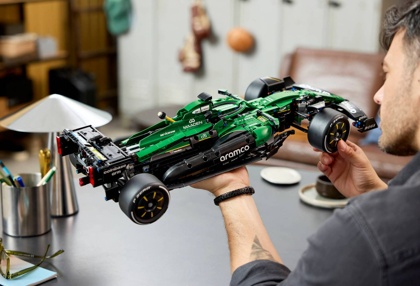 DISPONIBILE DA LUGLIO 2026 - 42240 LEGO Technic - Auto F1® Aston Martin Aramco AMR25