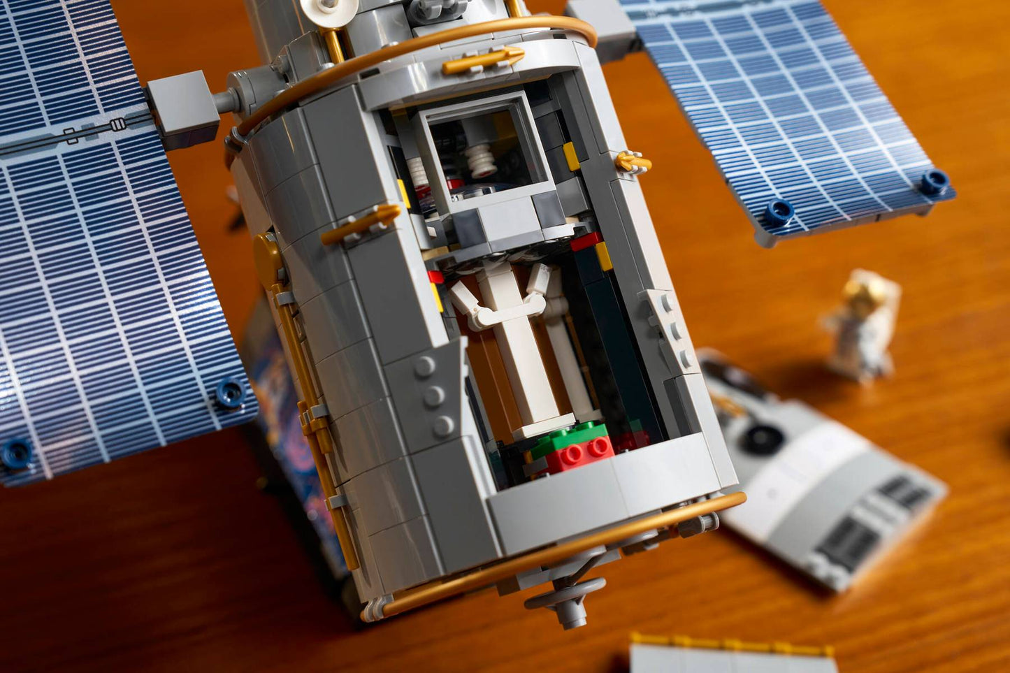 DISPONIBILE DA AGOSTO 2026 - 11382 LEGO ICONS - Telescopio spaziale Hubble