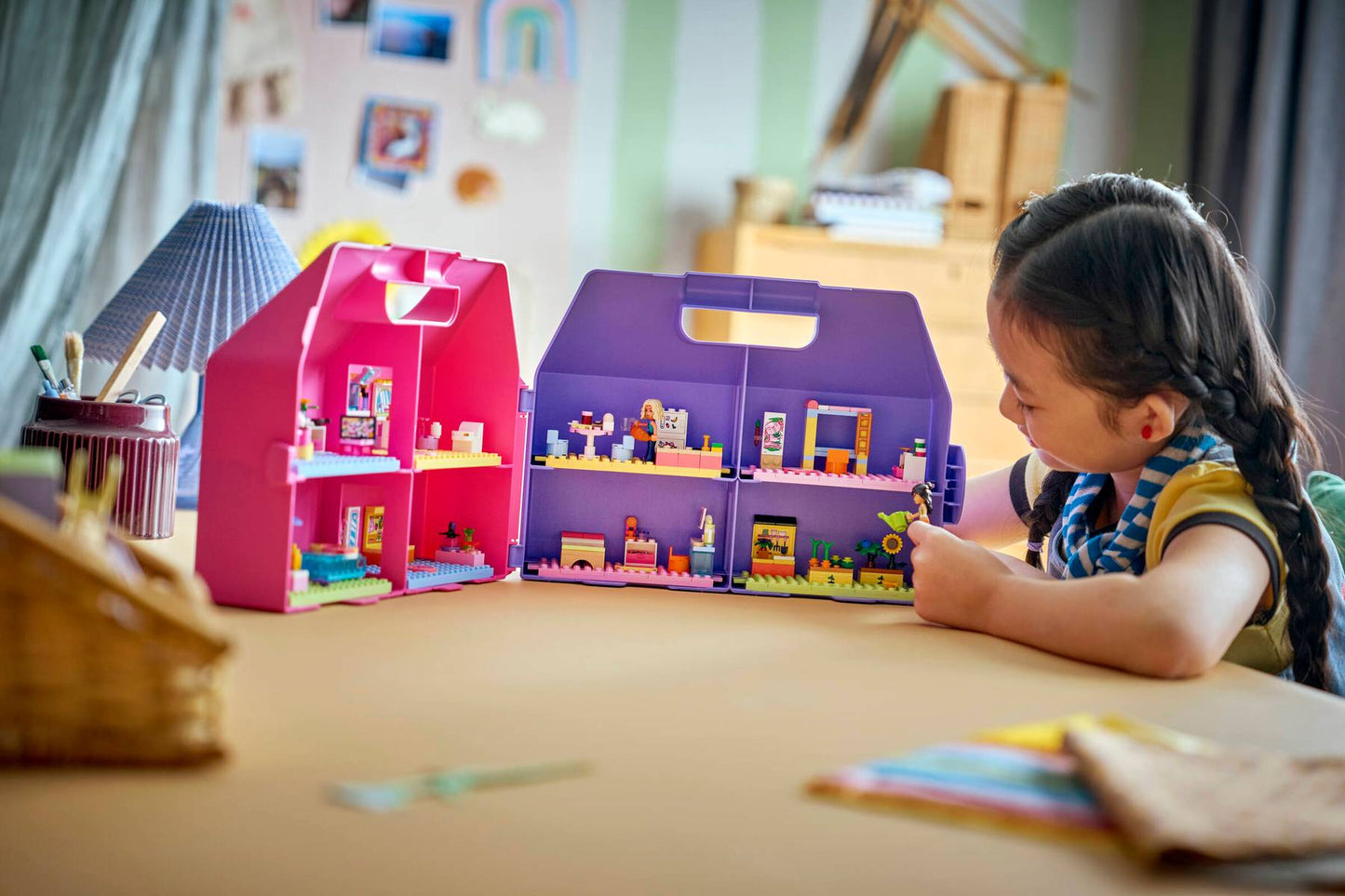 DISPONIBILE DA GIUGNO 2026 - 42697 LEGO - Friends - Valigetta creativa Casa delle bambole