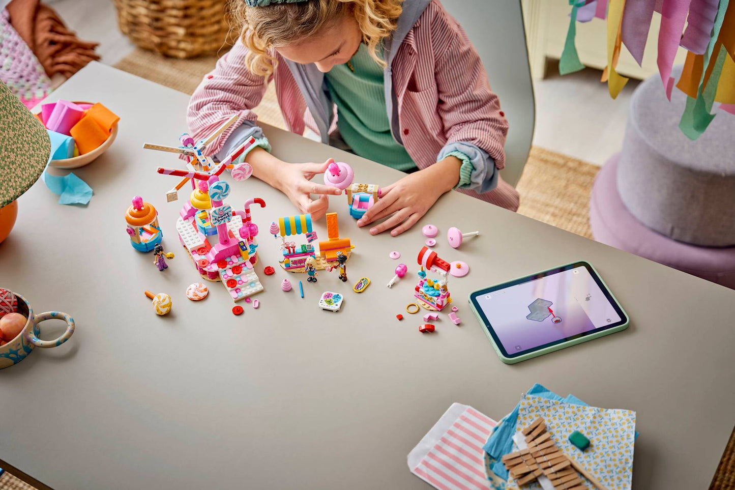 DISPONIBILE DA GIUGNO 2026 - 42700 LEGO - Friends - Ruota panoramica Dolci e Cupcake