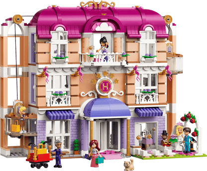 DISPONIBILE DA GIUGNO 2026 - 42704 LEGO - Friends - Grand Hotel di Heartlake City