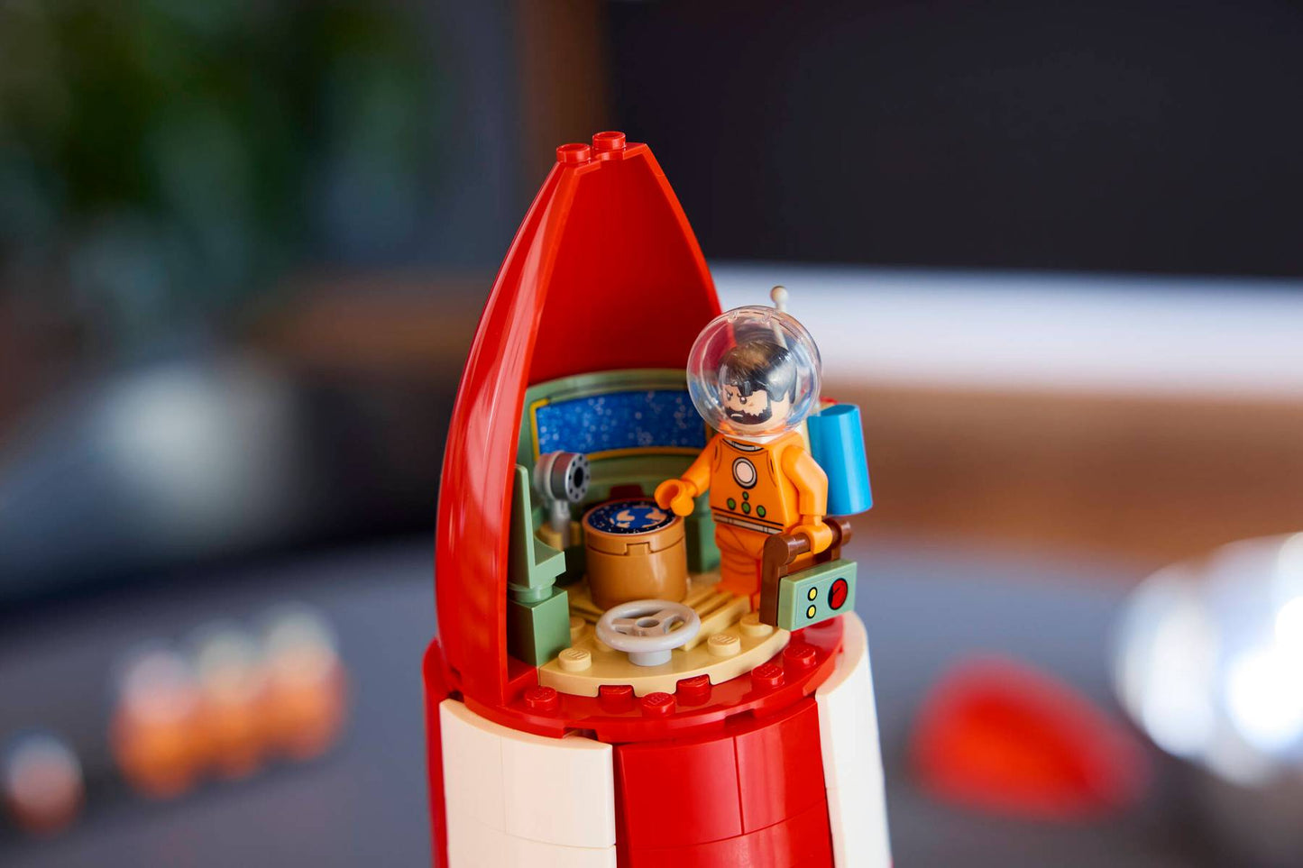 DISPONIBILE DA GIUGNO 2026 - 21367 LEGO IDEAS - Razzo lunare di Tintin®