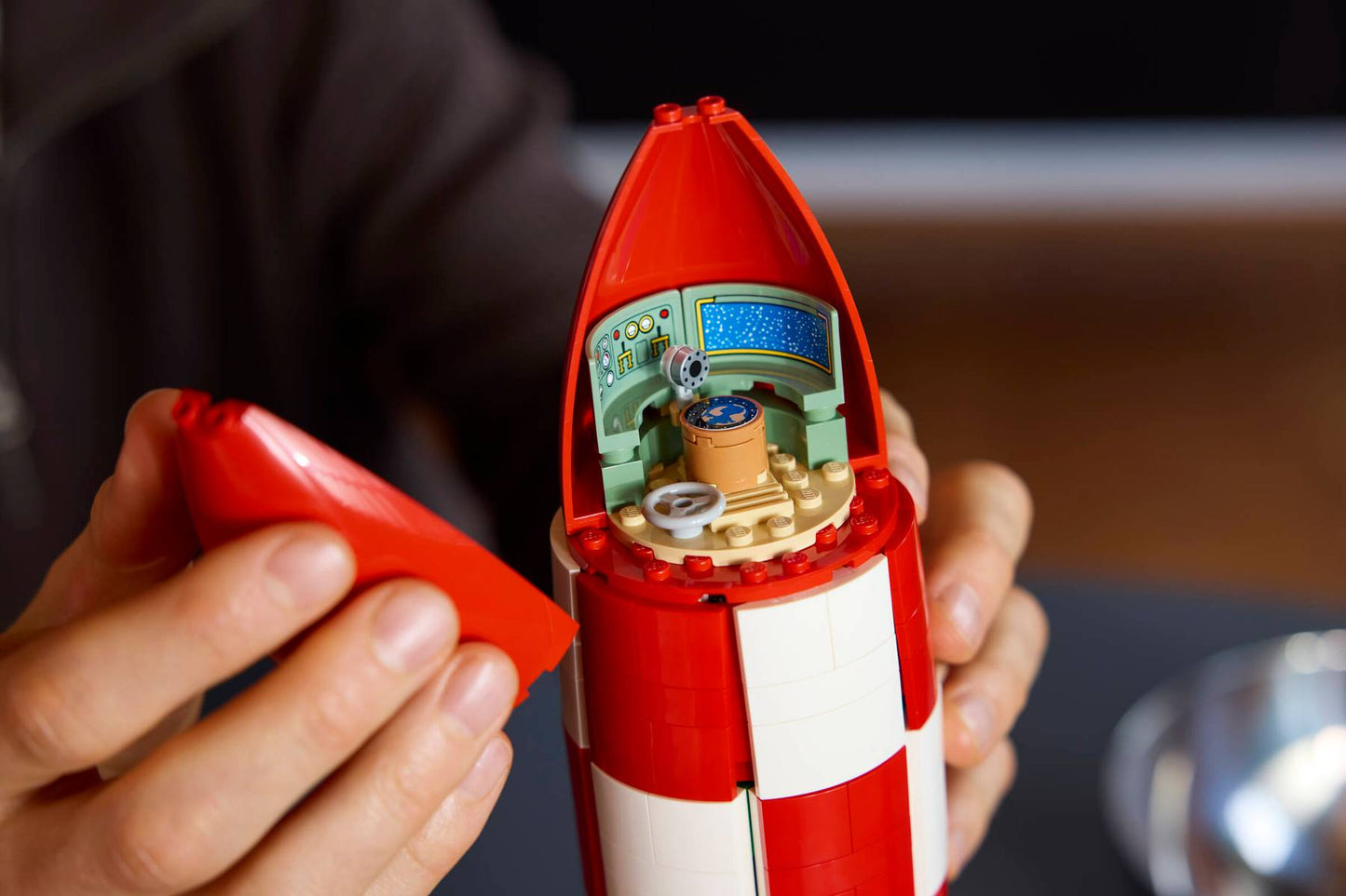 DISPONIBILE DA GIUGNO 2026 - 21367 LEGO IDEAS - Razzo lunare di Tintin®