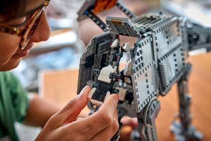DISPONIBILE DA AGOSTO 2026 - 75454 LEGO Star Wars - AT-AT™ Imperial Remnant con INT-4