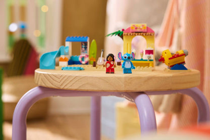 DISPONIBILE DA GIUGNO 2026 - 43280 LEGO Disney - Divertimento in spiaggia con Lilo e Stitch