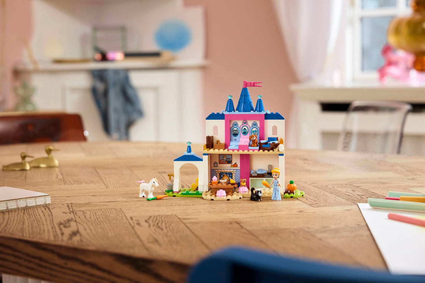 DISPONIBILE DA GIUGNO 2026 - 43283 LEGO Disney - Castello degli amici animali di Cenerentola